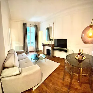 https://splendide-appartement-chic-elegant-et-calme.fr-paris.fr